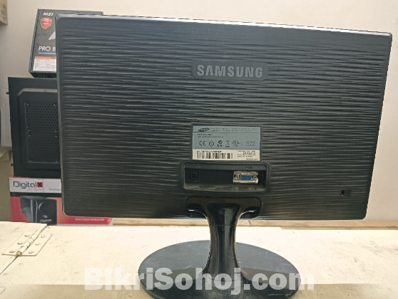 Samsung & Dell Monitor 18.5